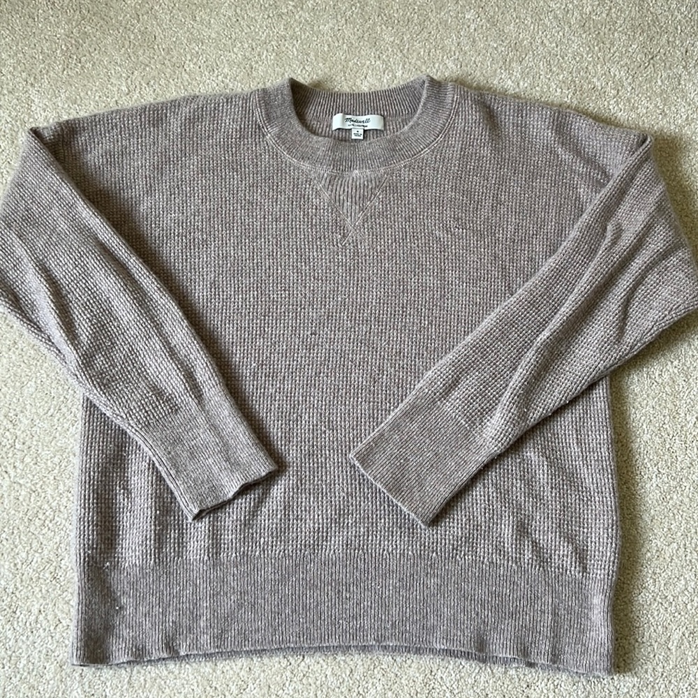 Women’s cashmere sweatshirt